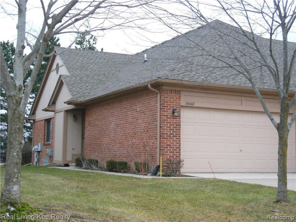 16660 Country Ridge Lane Macomb, MI 48044 - Photo 3 of 25 16660 Country Ridge 2 1-26-17 005.JPG