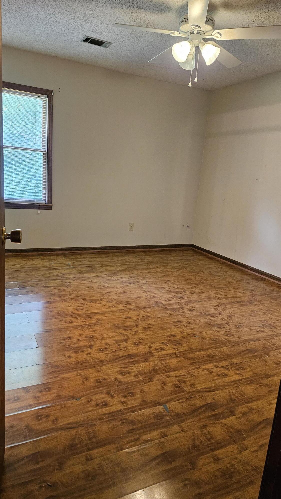 135 James Road Summerville, SC 29486 - Photo 11 of 17 20240516_135503