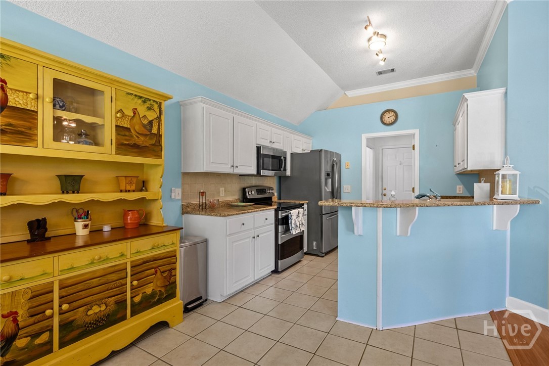 18 Oakmont Road Savannah, GA 31419 - Photo 8 of 37 Gallery Image 8