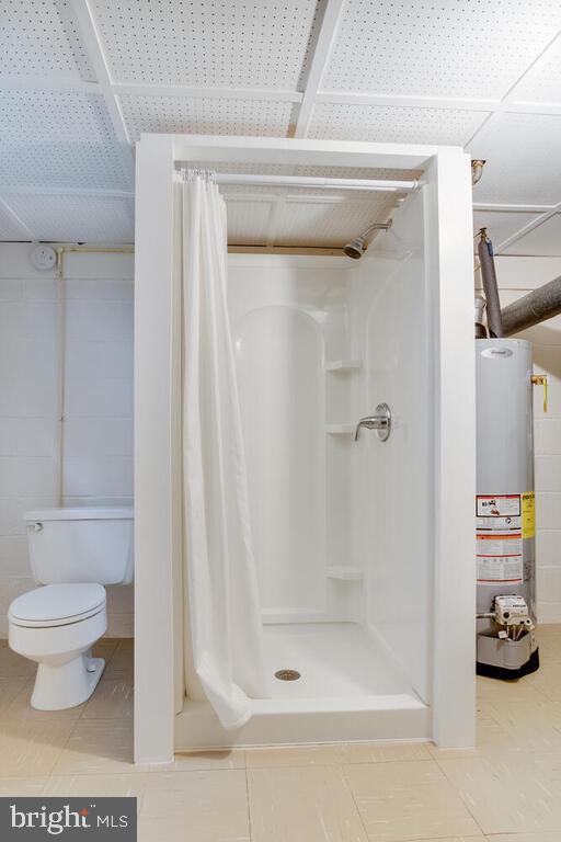 5506 Park Road Baltimore, MD 21225 - Photo 35 of 37 Lower Level-shower