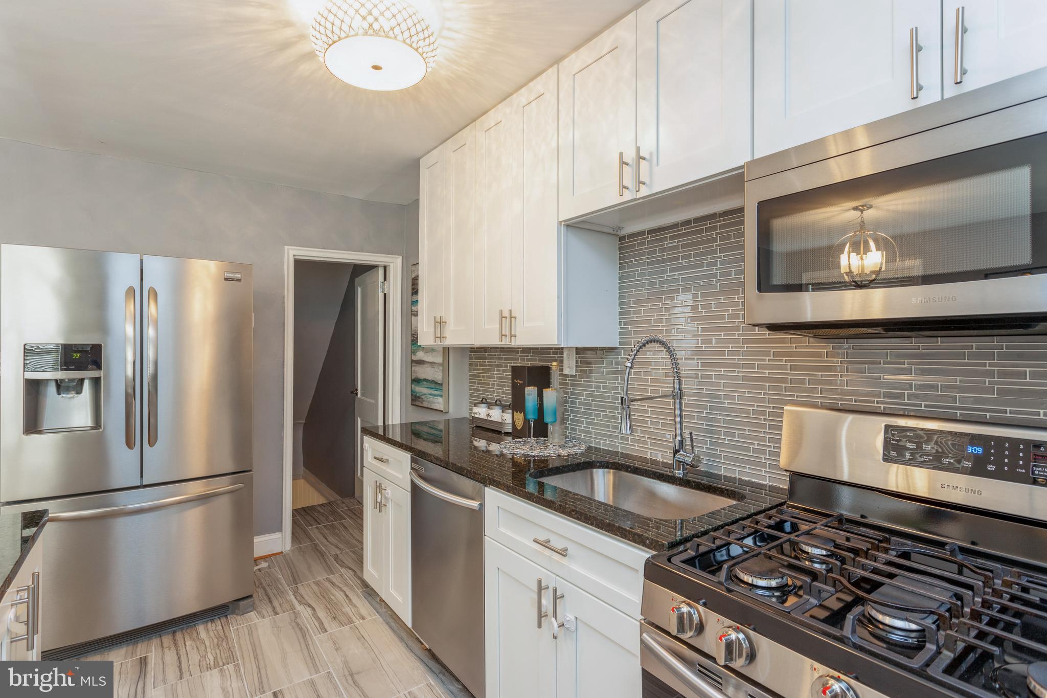 1028 Stamford Road Baltimore, MD 21229 - Photo 8 of 48 Gallery Image 8