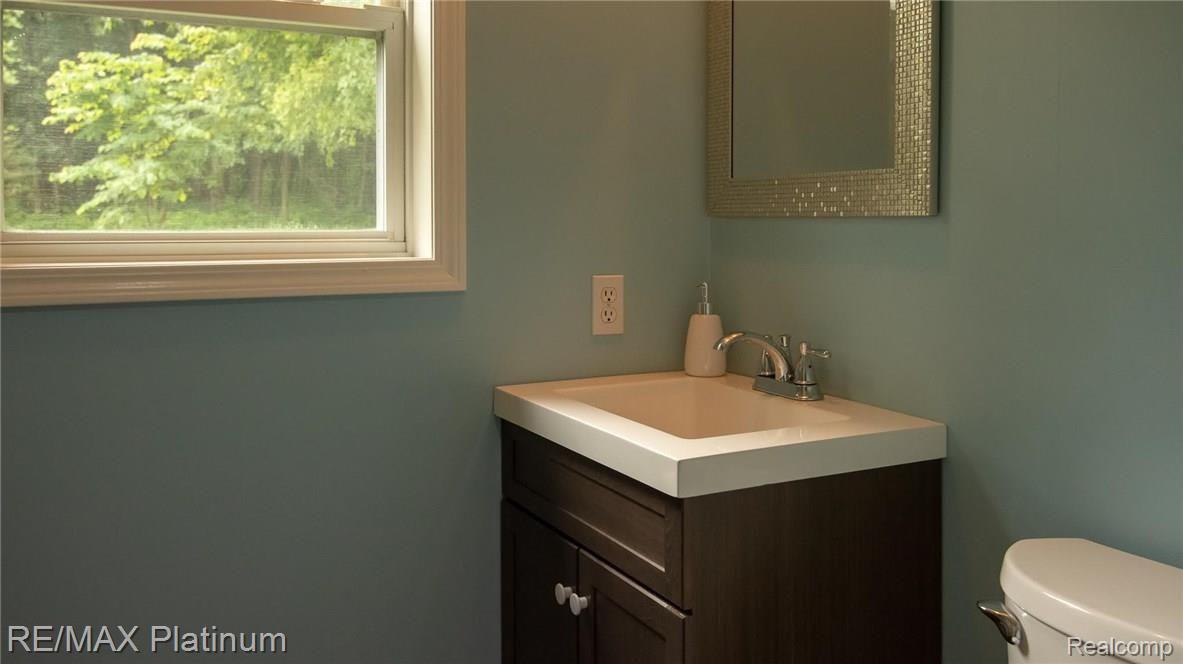 8898 Dwyer Road Howell, MI 48855 - Photo 47 of 52 bath1.jpg