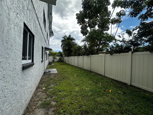 $1,995 | 1400 Northeast 56th Street, Unit 103, Fort Lauderdale, FL 33334