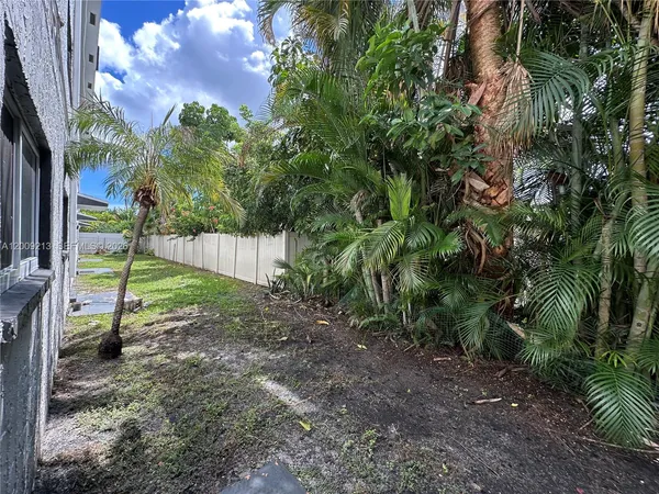 $1,995 | 1400 Northeast 56th Street, Unit 103, Fort Lauderdale, FL 33334