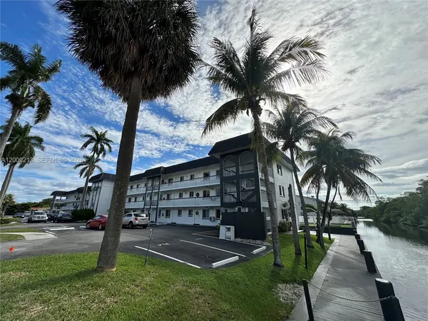 $1,995 | 1400 Northeast 56th Street, Unit 103, Fort Lauderdale, FL 33334