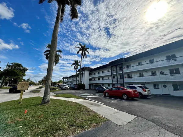 $1,995 | 1400 Northeast 56th Street, Unit 103, Fort Lauderdale, FL 33334