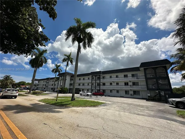$1,995 | 1400 Northeast 56th Street, Unit 103, Fort Lauderdale, FL 33334