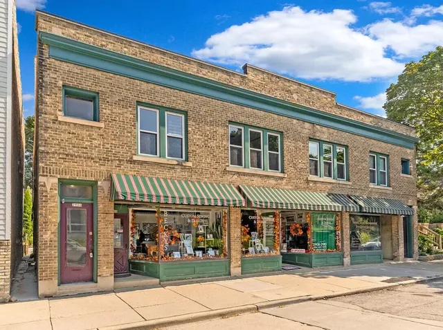 $2,000 | 2906 South Delaware Avenue, Milwaukee, WI 53207