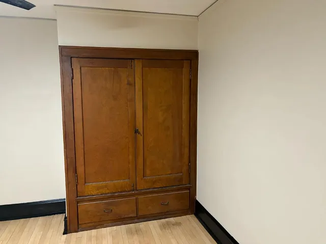 $2,000 | 2906 South Delaware Avenue, Milwaukee, WI 53207