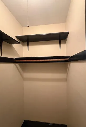 $2,000 | 2906 South Delaware Avenue, Milwaukee, WI 53207