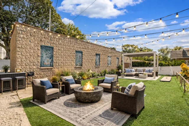 $2,000 | 2906 South Delaware Avenue, Milwaukee, WI 53207