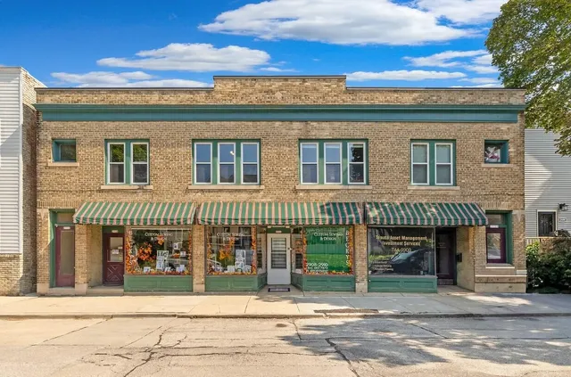 $2,000 | 2906 South Delaware Avenue, Milwaukee, WI 53207