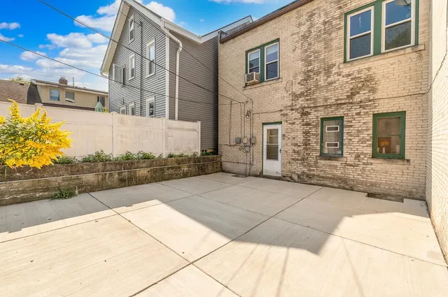 $2,000 | 2906 South Delaware Avenue, Milwaukee, WI 53207