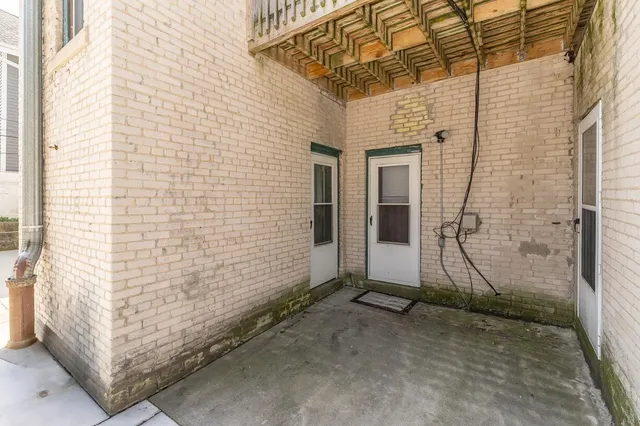 $2,000 | 2906 South Delaware Avenue, Milwaukee, WI 53207