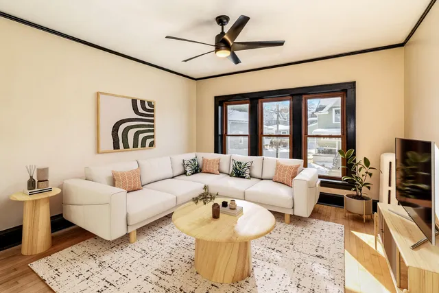 $2,000 | 2906 South Delaware Avenue, Milwaukee, WI 53207