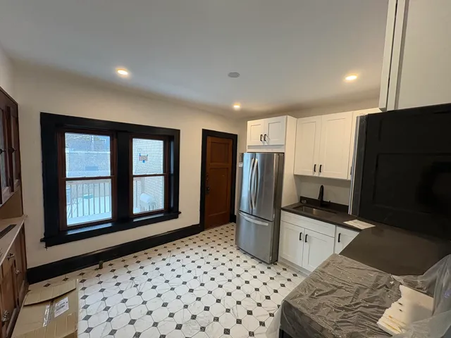 $2,000 | 2906 South Delaware Avenue, Milwaukee, WI 53207