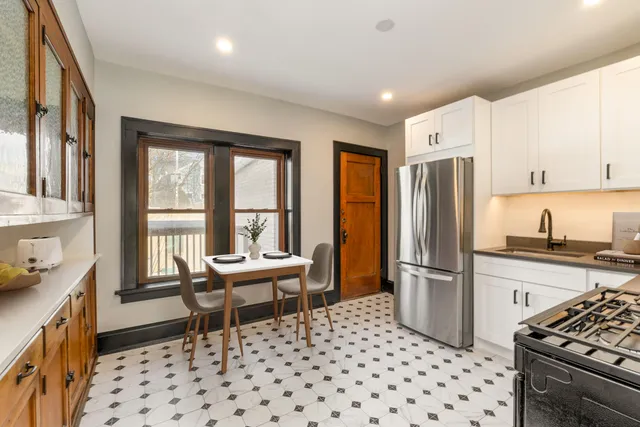 $2,000 | 2906 South Delaware Avenue, Milwaukee, WI 53207