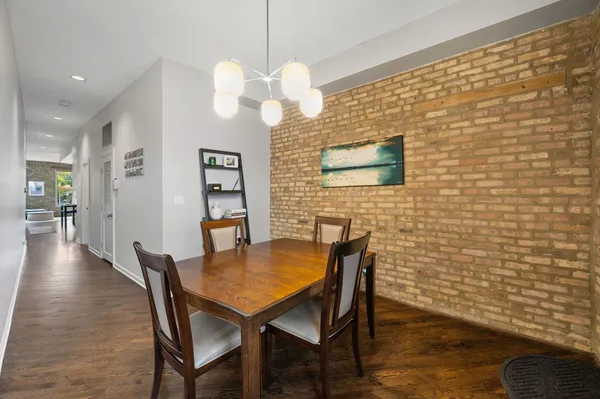 $560,000 | 1855 North Damen Avenue, Unit 2S, Chicago, IL 60622