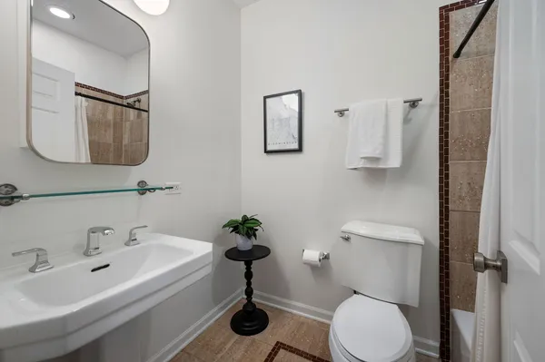 $560,000 | 1855 North Damen Avenue, Unit 2S, Chicago, IL 60622