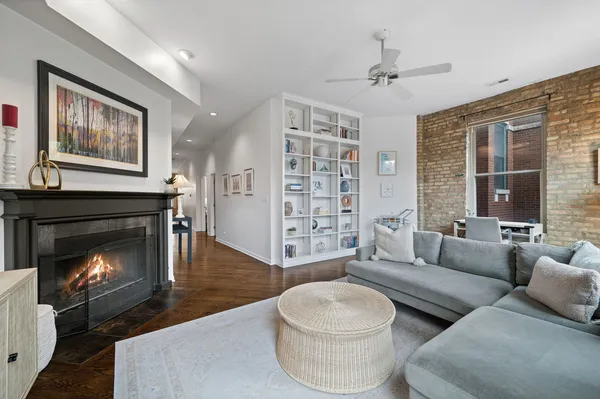 $560,000 | 1855 North Damen Avenue, Unit 2S, Chicago, IL 60622