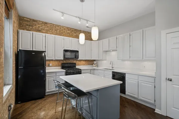$560,000 | 1855 North Damen Avenue, Unit 2S, Chicago, IL 60622