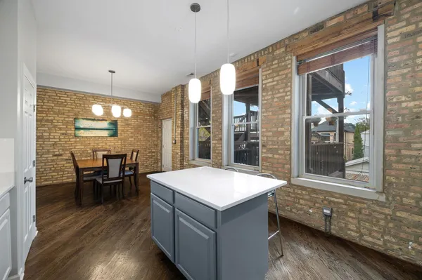 $560,000 | 1855 North Damen Avenue, Unit 2S, Chicago, IL 60622