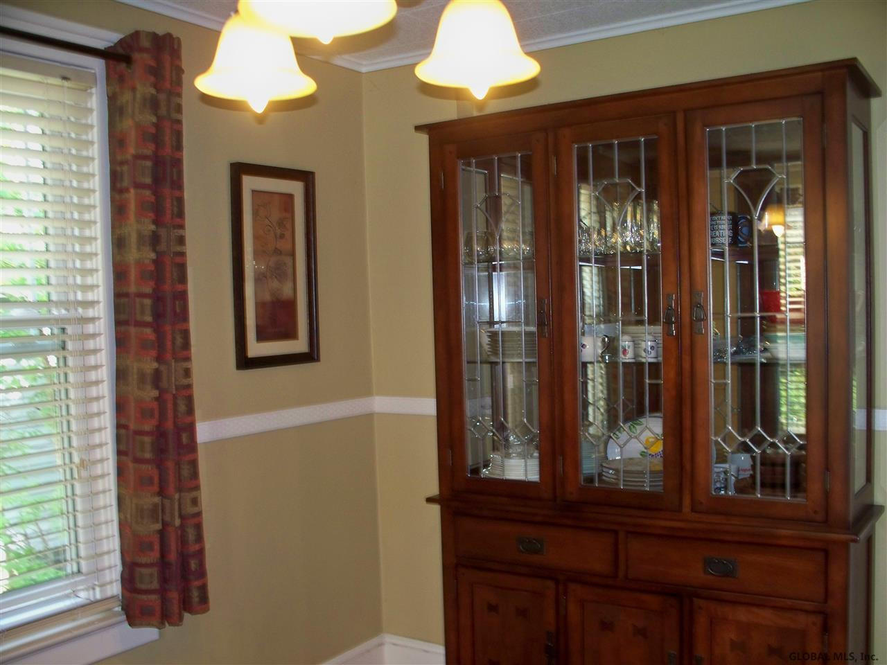 172 Osborne Road Colonie, NY 12205 - Photo 4 of 25 Photo 4