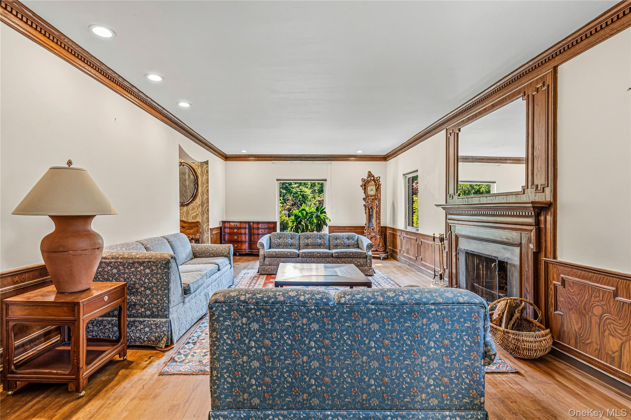 36 Strathmore Road Great Neck, NY 11023 - Photo 7 of 39
