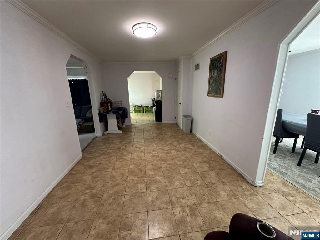 410 Burlington Road Paramus, NJ 07652 - Photo 6 of 12