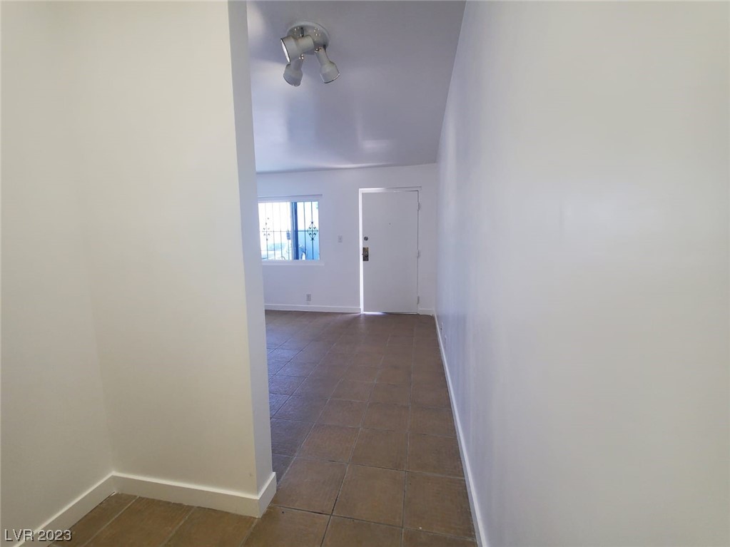 4600 Paradise Road, Unit 17 Las Vegas, NV 89169 - Photo 5 of 8