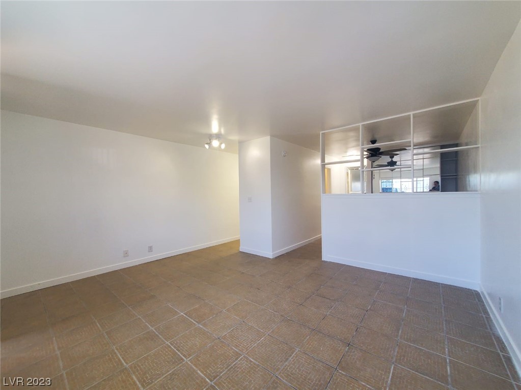 4600 Paradise Road, Unit 17 Las Vegas, NV 89169 - Photo 7 of 8