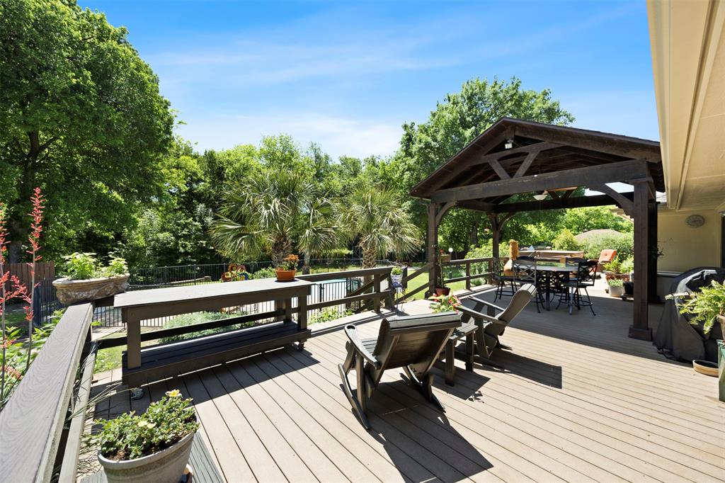 5610 Springbrook Drive Midlothian, TX 76065 - Photo 25 of 39 Catching rays for days!