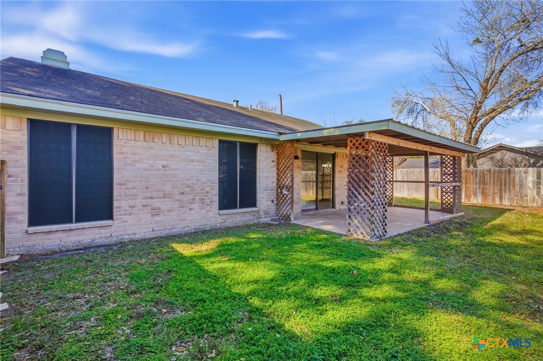 509 Ivanhoe Drive Victoria, TX 77901 - Photo 7 of 30