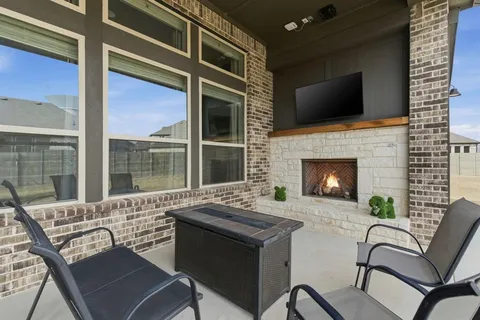 $900,000 | 2024 Gathering Trail, Argyle, TX 76226