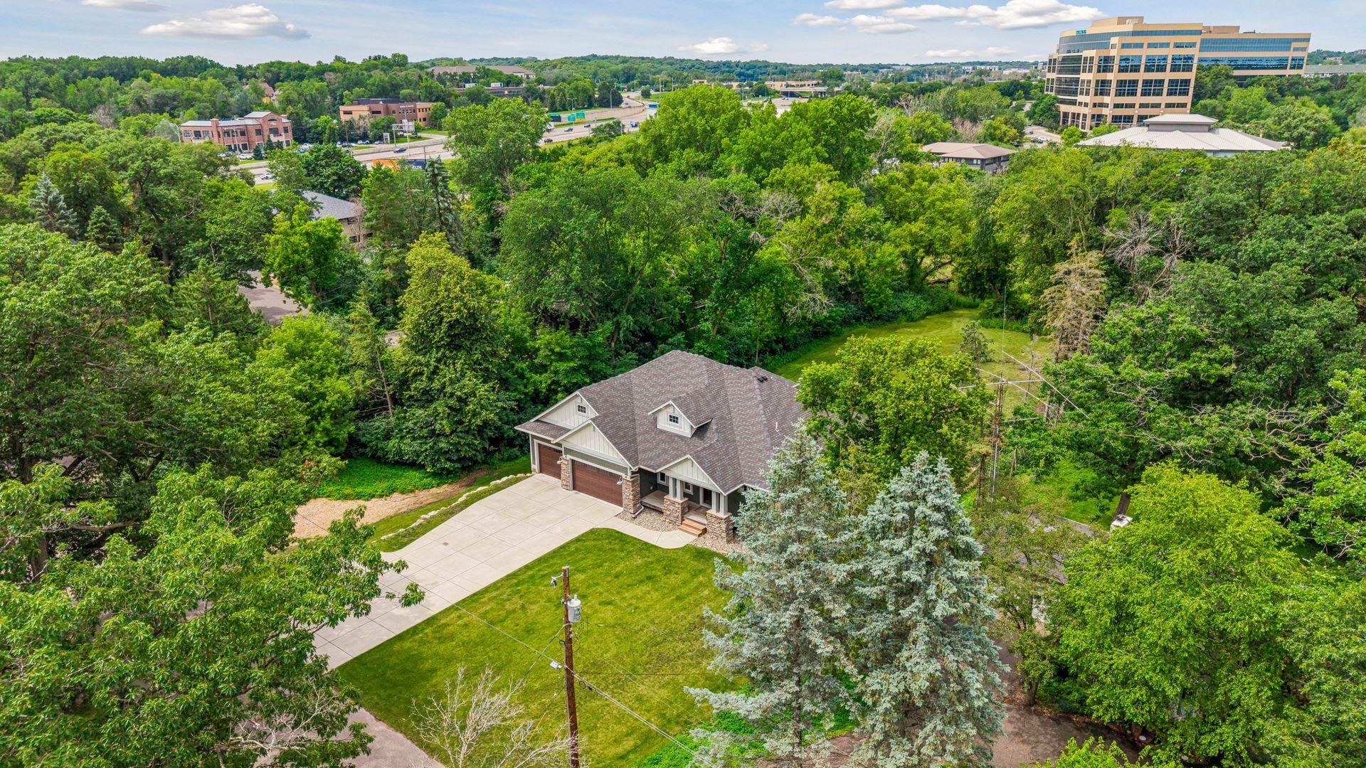 19 Westwood Road Minnetonka, MN 55305 - Photo 11 of 49
