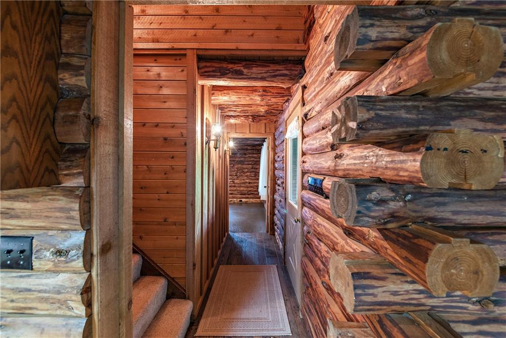 282 Merriman Road Sewickley, PA 15143 - Photo 3 of 25 a view of entryway