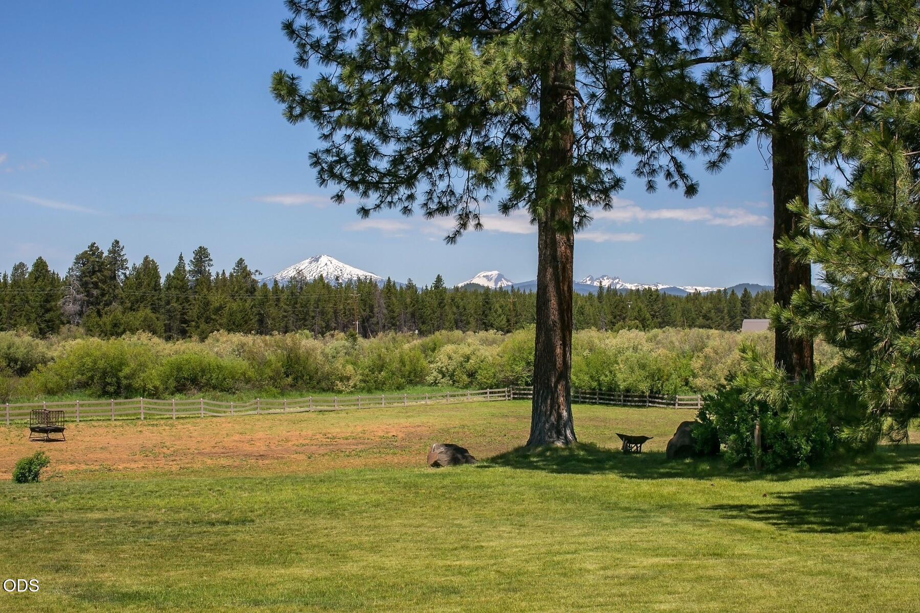 55383 Huntington Road Bend, OR 97707 - Photo 39 of 47