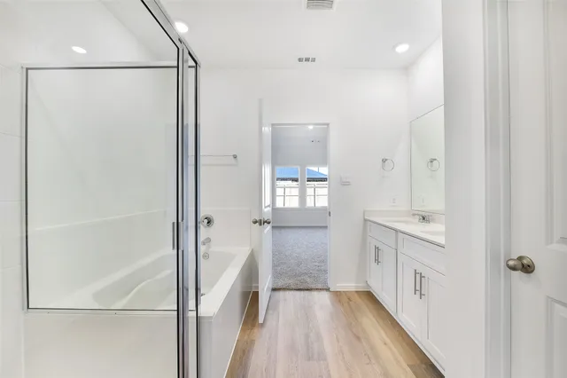 $2,800 | 3930 El Vaquero Court, Alvin, TX 77511