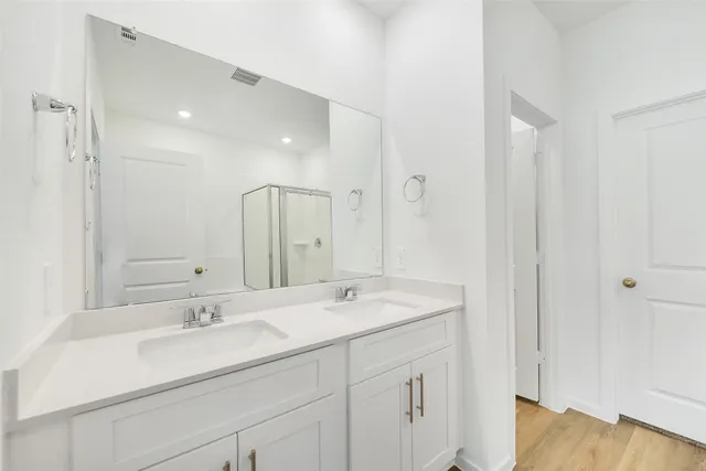 $2,800 | 3930 El Vaquero Court, Alvin, TX 77511