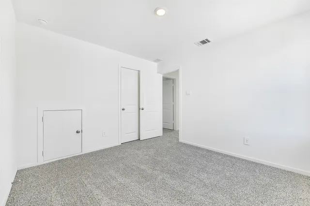 $2,800 | 3930 El Vaquero Court, Alvin, TX 77511