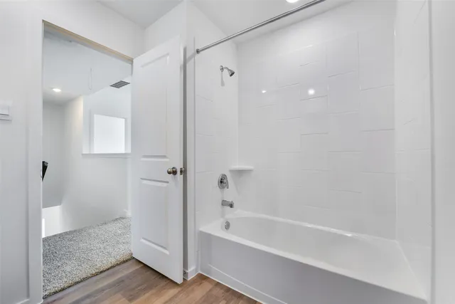 $2,800 | 3930 El Vaquero Court, Alvin, TX 77511