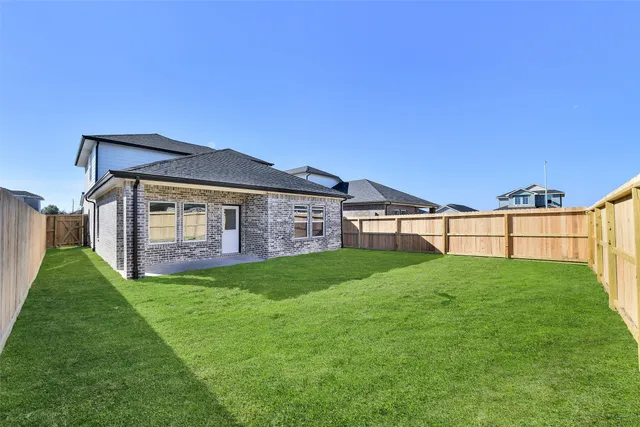 $2,800 | 3930 El Vaquero Court, Alvin, TX 77511