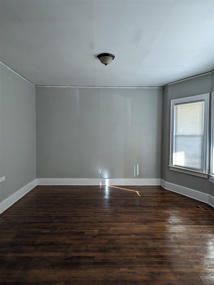 3433 Crane Street, Unit : UPPER Detroit, MI 48214 - Photo 10 of 11