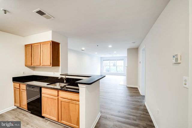 $295,000 | 1100 Quaker Hill Drive, Unit 111, Alexandria, VA 22314