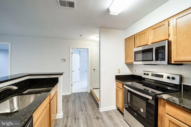 $295,000 | 1100 Quaker Hill Drive, Unit 111, Alexandria, VA 22314