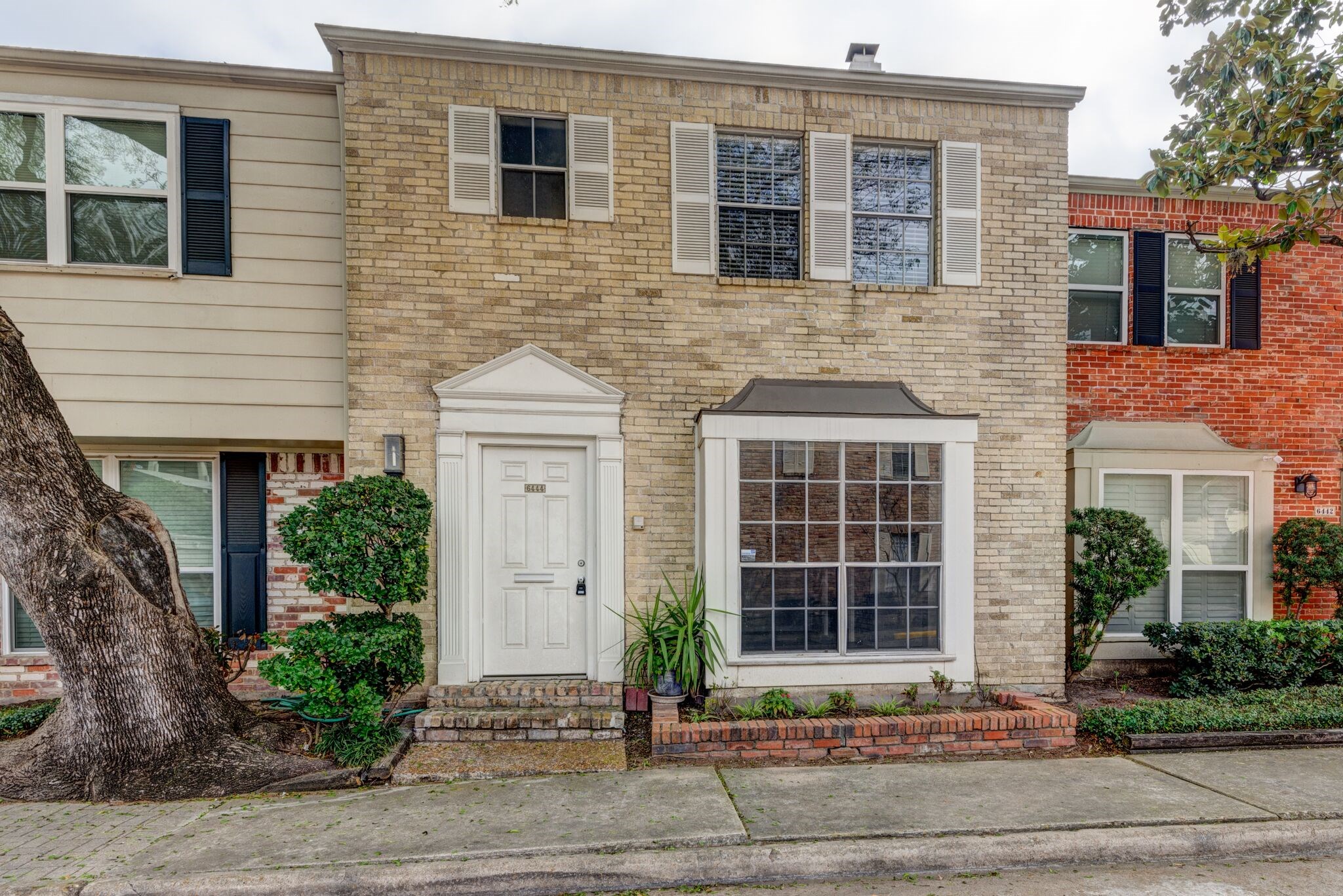 Great location close to restaurants and shopping