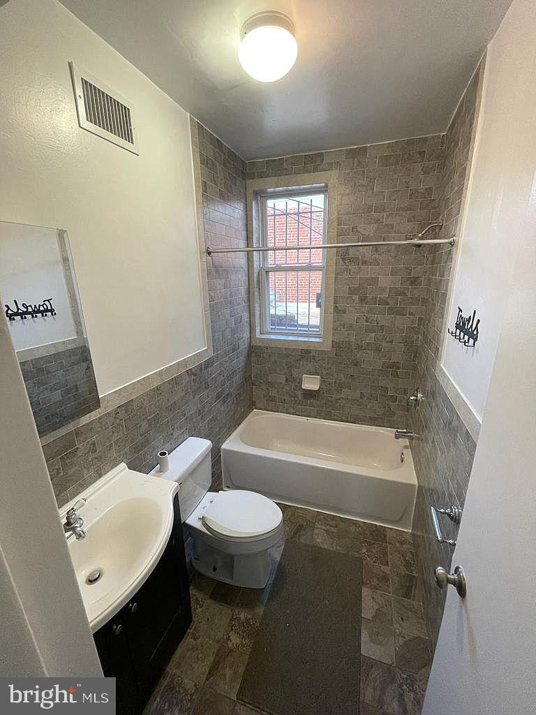 920 11th Street Southeast Washington, DC 20003 - Photo 5 of 5