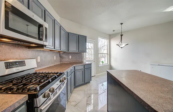 $2,800 | 16506 Great Forest Court, Humble, TX 77346