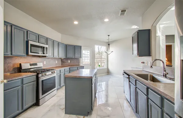 $2,800 | 16506 Great Forest Court, Humble, TX 77346