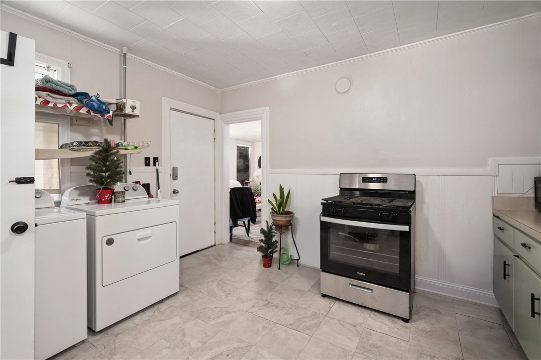 42 Elbow Street Woonsocket, RI 02895 - Photo 10 of 34